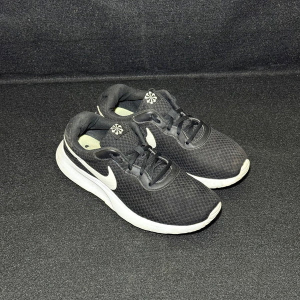 Nike Tangun