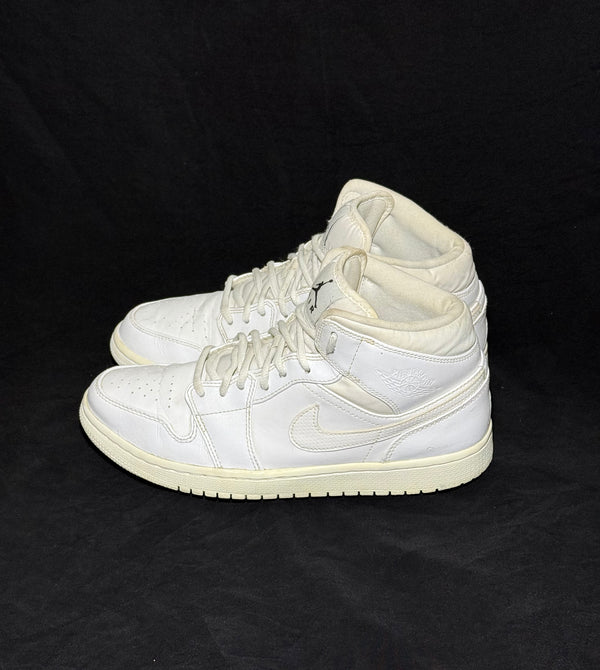 NIKE AIR JORDAN 1 MID TRIPLE WHITE